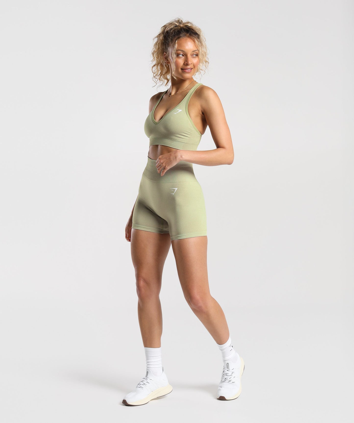 Gymshark Vital Seamless 2.0 V Neck Sports Bra - Light Sage Green Marl