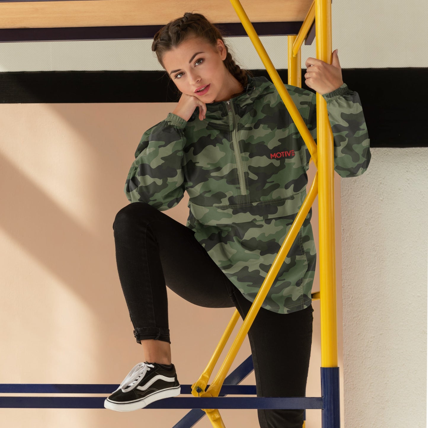 Motive Windbreaker